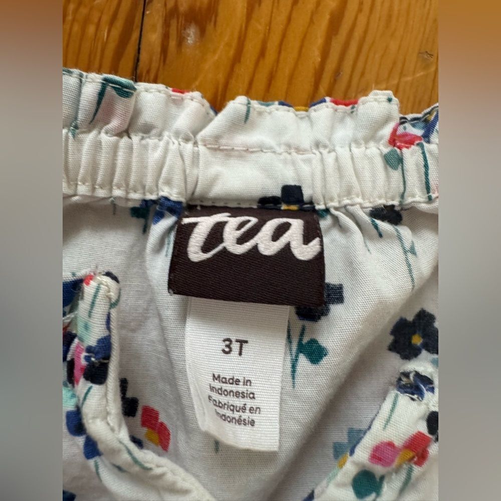 | SOLD | Tea Collection Floral Top - Picture 3 of 4